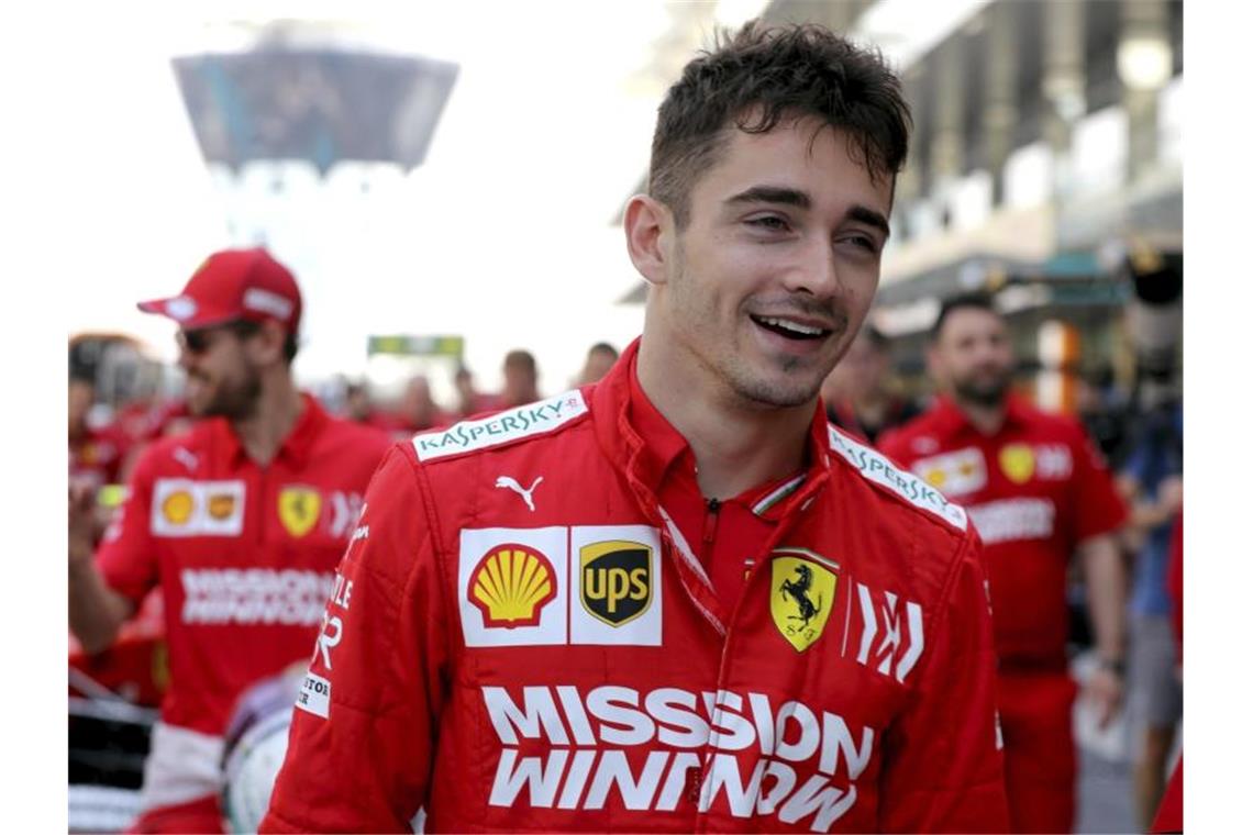 Vettel-Team Ferrari setzt bis 2024 auf Leclerc Charles Leclerc bleibt bis 2024 bei Ferrari. Foto: Luca Bruno/AP/dpa