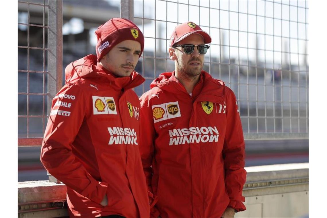 Vettel für Ferrari erste Option - Keine Vorfahrt vor Leclerc Charles Leclerc (l) und Sebastian Vettel sind bei der Scuderia Ferrari gleichberechtigt. Foto: Darron Cummings/AP/dpa