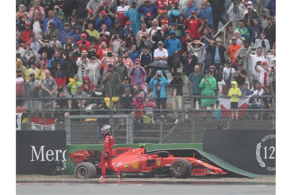 Furiose Aufholjagd von Vettel im Hockenheim-Chaos Charles Leclerc musste seinen Ferrari nach einem Fahrfehler am Streckenrand abstellen. Foto: Jan Woitas