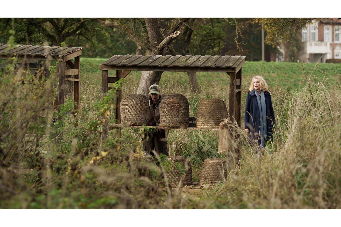 Charlotte Lindholm (Maria Furtwängler) fühlt Biohof-Inhaberin Marlies Feldhusen (Lina Wendel) auf den Zahn.
