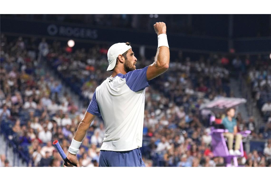 Matchball vergeben: Zverev verpasst Finale in Toronto Chatschanow durfte am Ende über einen Sieg gegen den favorisierten Olympiasieger jubeln.