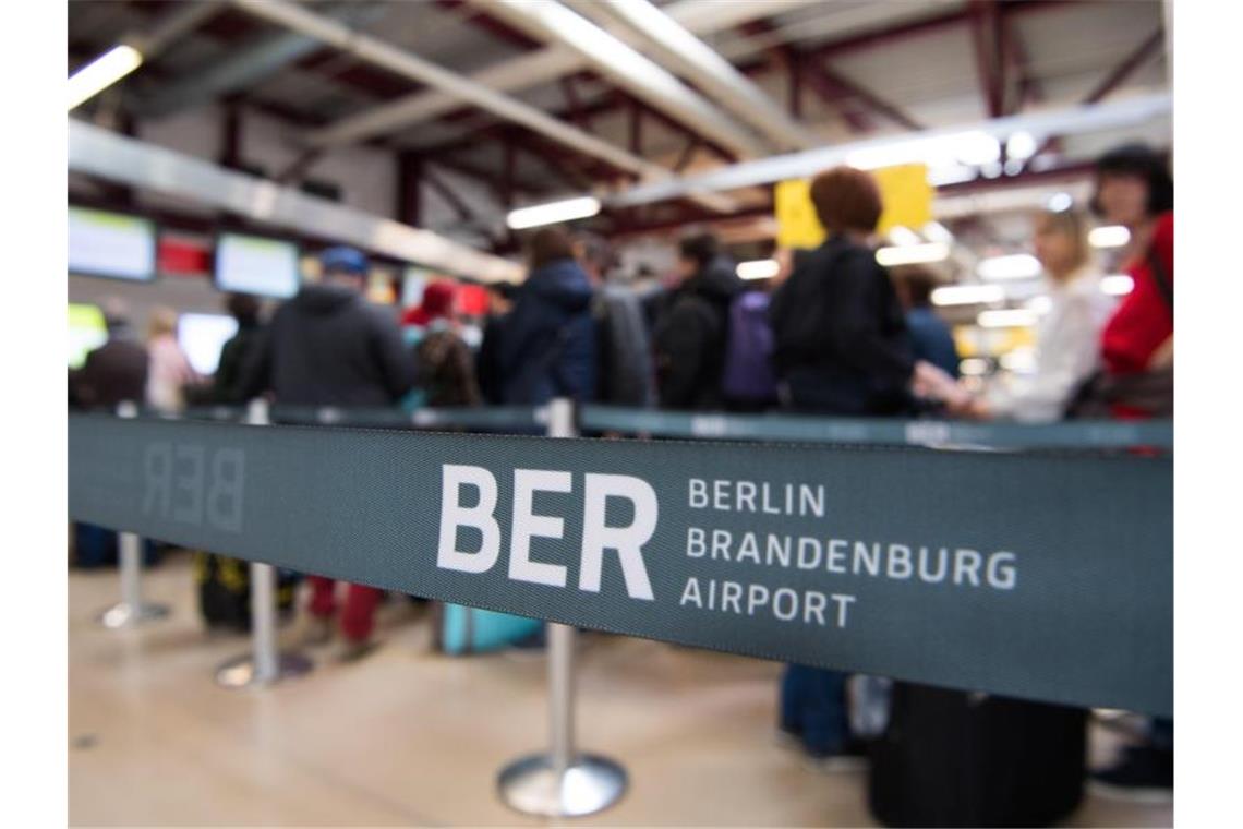 Check-in-Schalter im Flughafen Tegel. Foto: Jörg Carstensen