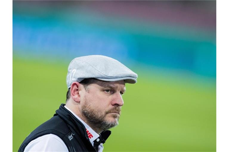 Cheftrainer Steffen Baumgart ist nach seiner einwöchigen Corona-Quarantäne auf den Trainingsplatz des 1. FC Köln zurückgekehrt. Foto: Rolf Vennenbernd/dpa