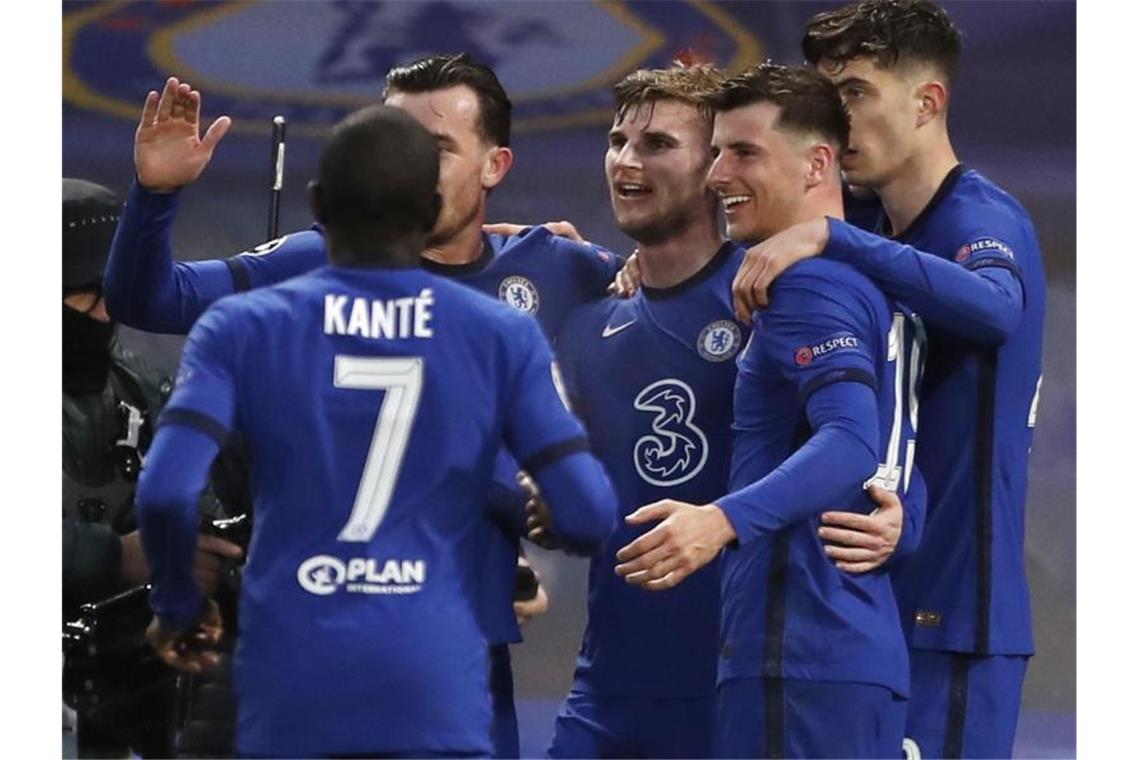 Tuchel kontra Guardiola: Chelsea und Man City im Finale Chelseas Timo Werner (3.v.r) feiert mit seinem Teamkollegen sein Tor zum 1:0. Foto: Alastair Grant/AP/dpa