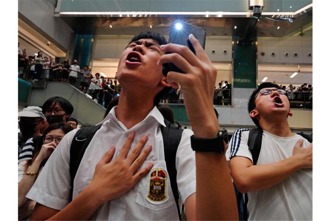 China hat Apple vorgeworfen, die Demonstranten in Hongkong zu unterstützen. Foto: Vincent Yu/AP/dpa