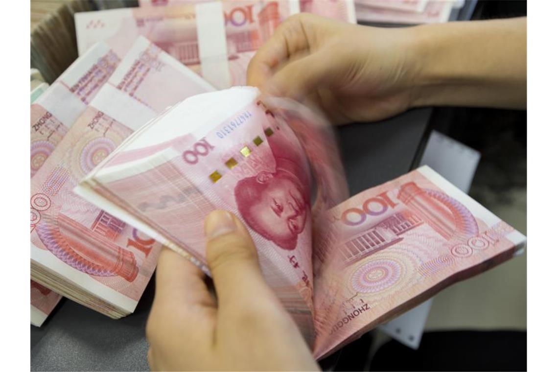 Eskalation im Handelsstreit: China wertet Yuan stark ab