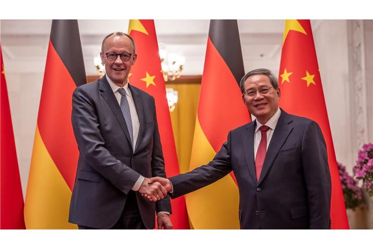 Chinas Ministerpräsident Li Qiang begrüßte den Kanzler in Peking.