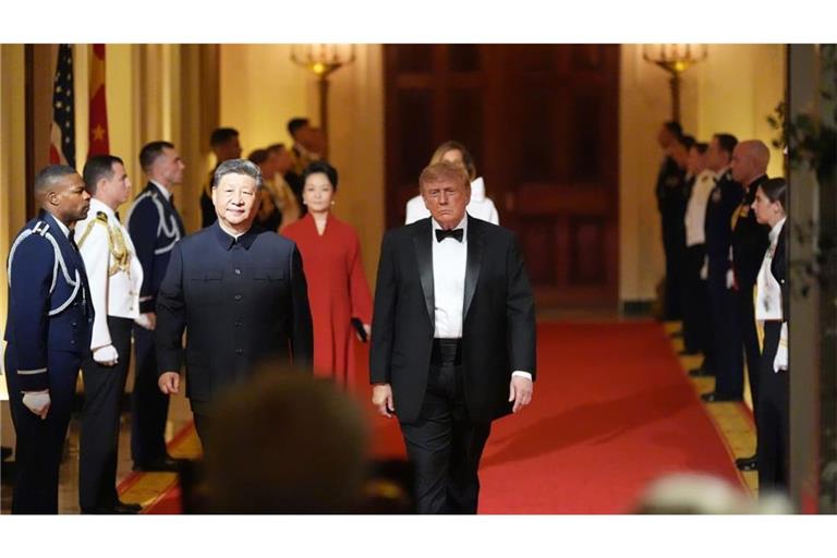 Chinas Staatschef Xi Jinping (r.) hat während seines Besuchs in den USA beide Länder zu verantwortungsvollem Handeln aufgerufen.