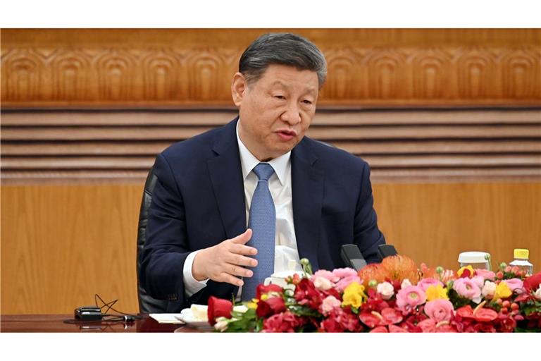 Chinas Staatschef Xi Jinping wirbt vor internationalen Top-Managern für die Volksrepublik als Standort.