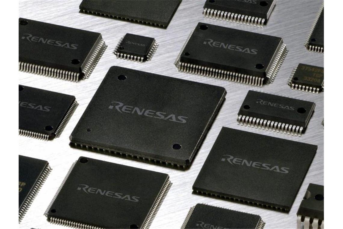 Chips mit dem Logo von Renesas. Foto: Renesas Electronics Corp./RENESAS ELECTRONICS CORP./HANDOU/dpa/Archivbild