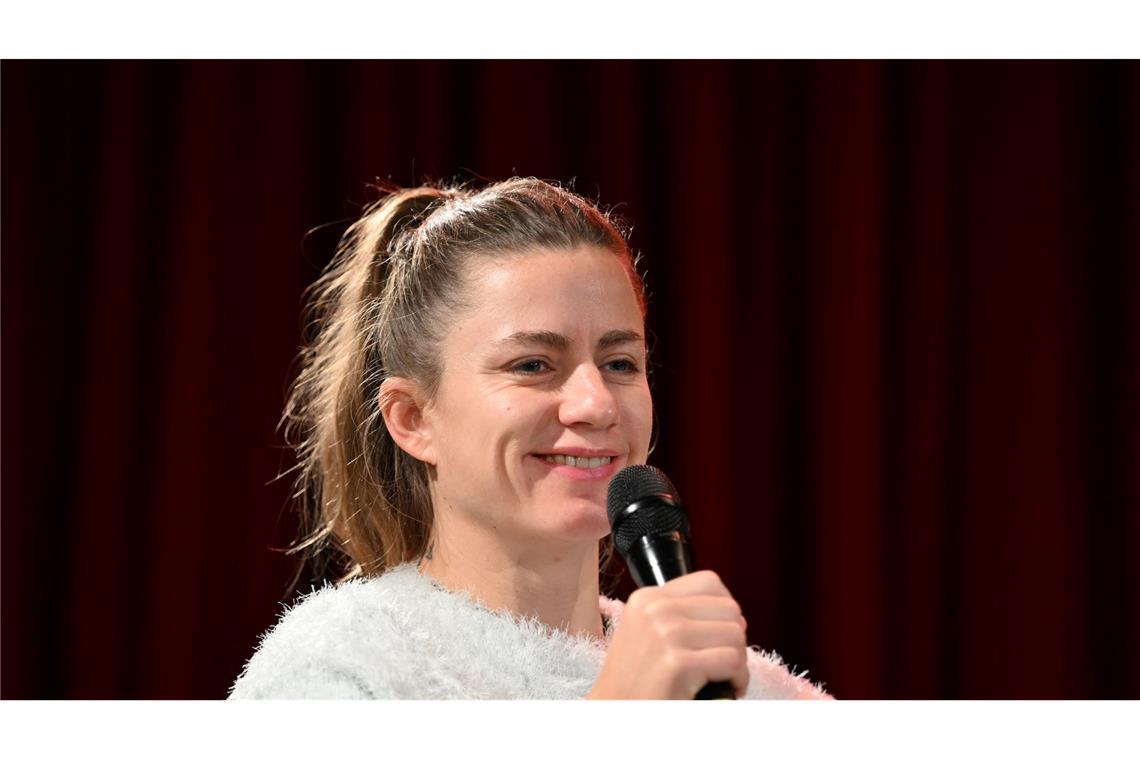 "Drecksarbeit" an der Volksbühne? Lilienthal folgt Pollesch Choreographin Florentina Holzinger soll sich an dem Berliner Theater weiter künstlerisch ausleben können.