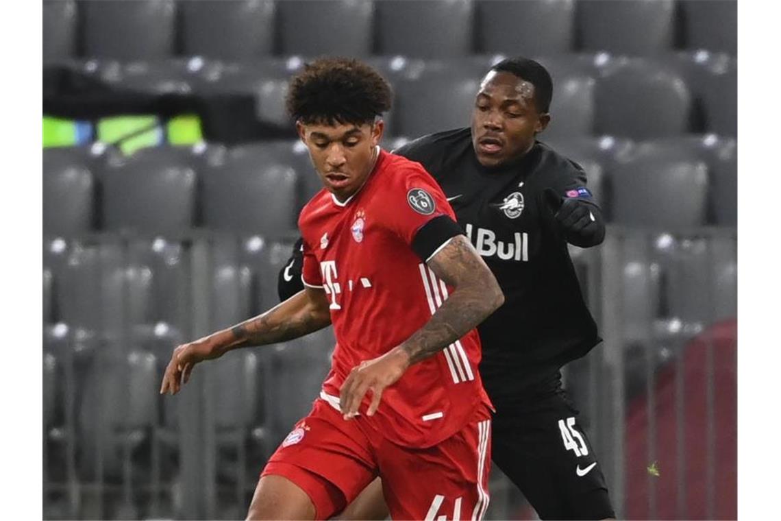 Mit „Weltklasse-Torhüter“: Bayern macht Achtelfinale klar Chris Richards (l) feierte beim Titelverteidiger sein Debüt in der Königsklasse. Foto: Sven Hoppe/dpa