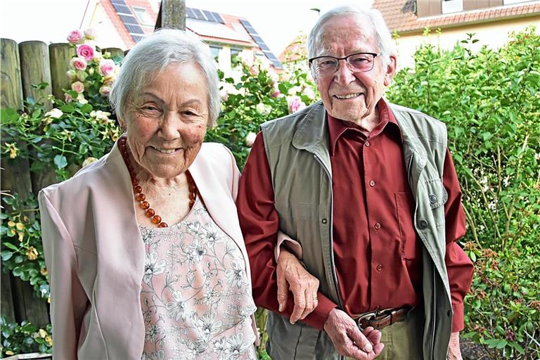 Christa und Dieter Fröhlich sind 1984 nach Kirchberg an der Murr in ihr eigenes Haus mit Garten gezogen. Foto/Repro: Tobias Sellmaier