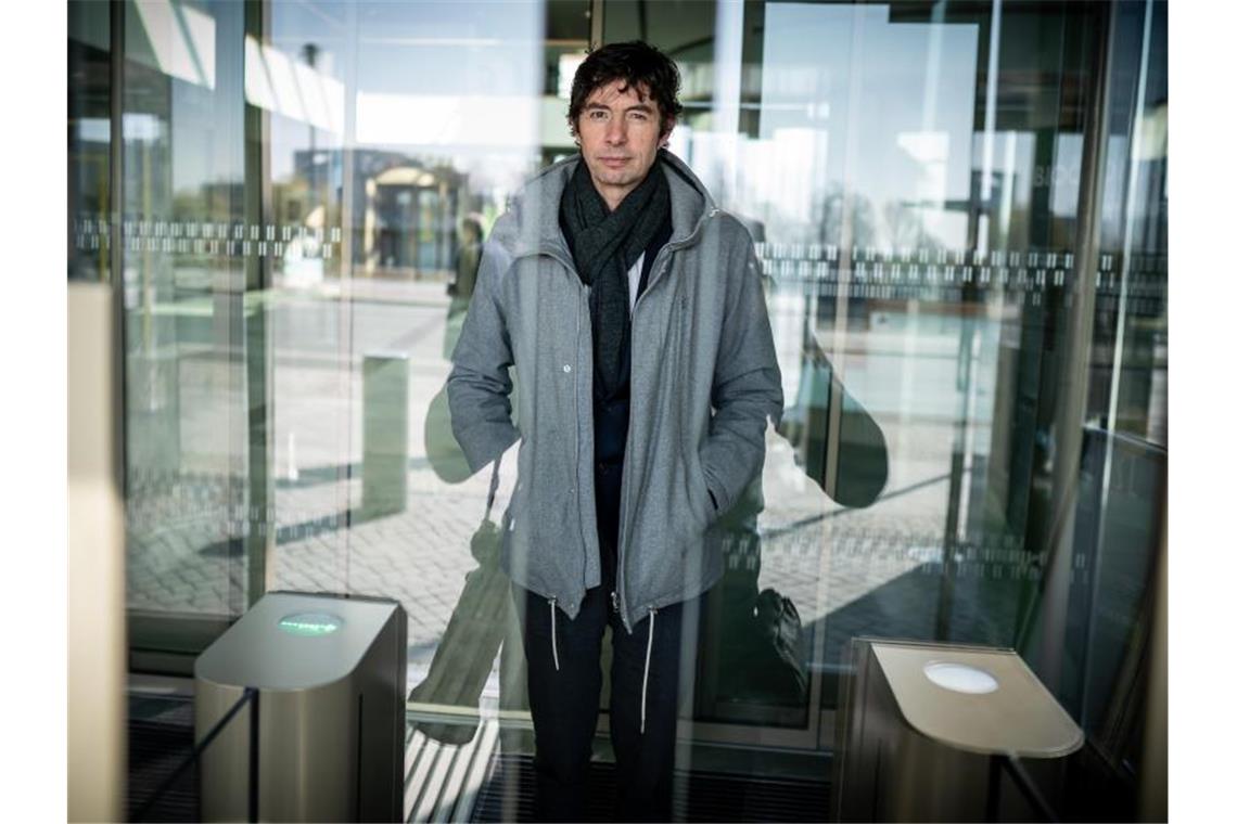 Christian Drosten, Direktor des Instituts für Virologie an der Charité in Berlin, warnt vor einer Zuspitzung der Infektionslage in Deutschland. Foto: Michael Kappeler/dpa-pool/dpa