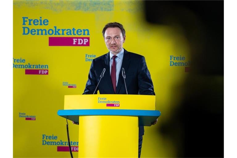 Christian Lindner, Bundesvorsitzender der FDP, gibt ein Pressestatement. Foto: Bernd von Jutrczenka/dpa