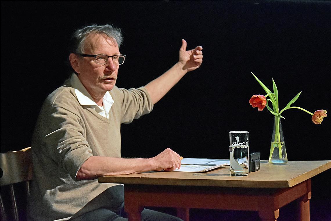 Christian Muggenthaler lädt zu der Veranstaltung „Lyrik ist nicht schwyrik“ ins Bandhaus-Theater ein. Archivfoto: Tobias Sellmaier