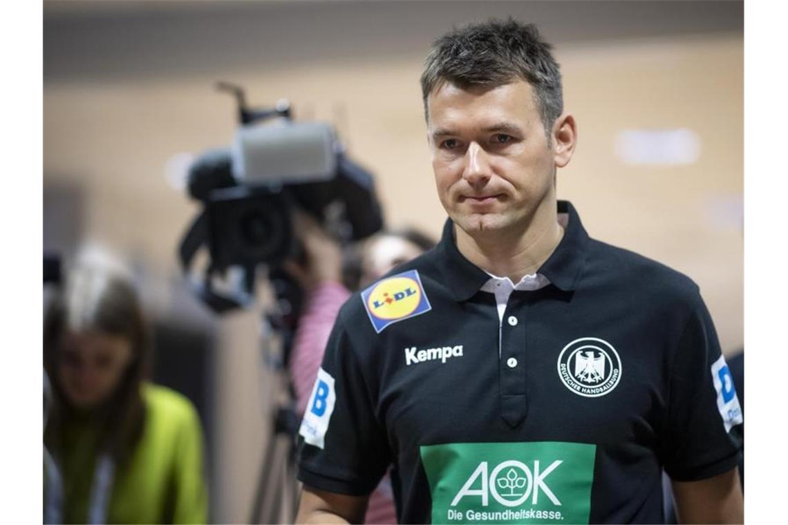 Handballer fiebern EM-Start entgegen Christian Prokop geht mit großer Vorfreude in das Turnier. Foto: Axel Heimken/dpa