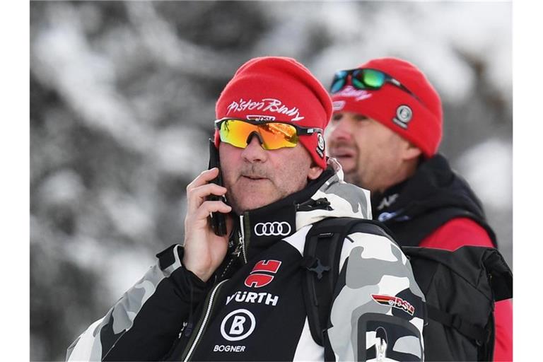 Christian Schwaiger (l), Herren-Bundestrainer des Deutschen Skiverbands (DSV). Foto: Angelika Warmuth/dpa