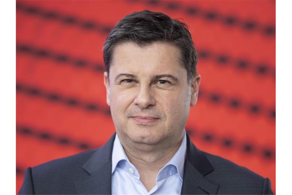 Corona-Einigkeit vorbei: Bundesliga-Kampf um Milliarden Christian Seifert erwartet eine anstrengende Verteilung der Gelder aus den Fernsehverträgen. Foto: Boris Roessler/dpa