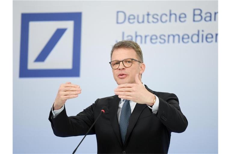 Christian Sewing bleibt für die kommenden fünf Jahre Vorstandsvorsitzender der Deutschen Bank. Foto: Arne Dedert/dpa