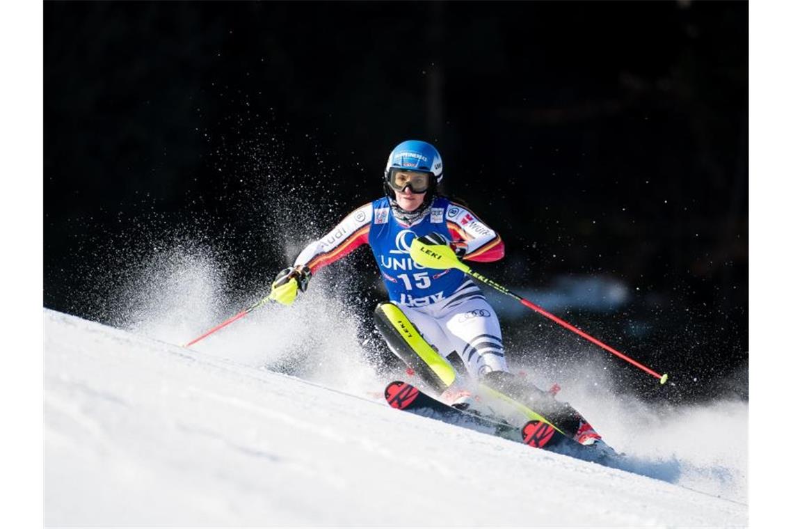 Starker Jahresabschluss für deutsche Slalom-Damen Christina Ackermann fuhr beim Slalom in Lienz auf den fünften Platz. Foto: Expa/Michael Gruber/APA/dpa