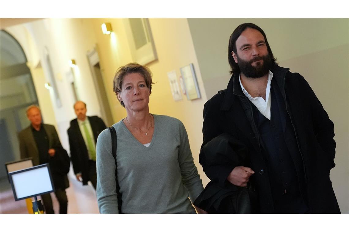 Christina Block und ihr Anwalt Ingo Bott auf dem Weg in den Gerichtssaal.