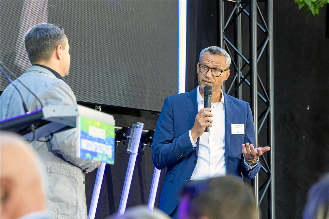 Christoph Bode, CEO bei Stoba Präzisionstechnik, stellt sein Unternehmen vor.