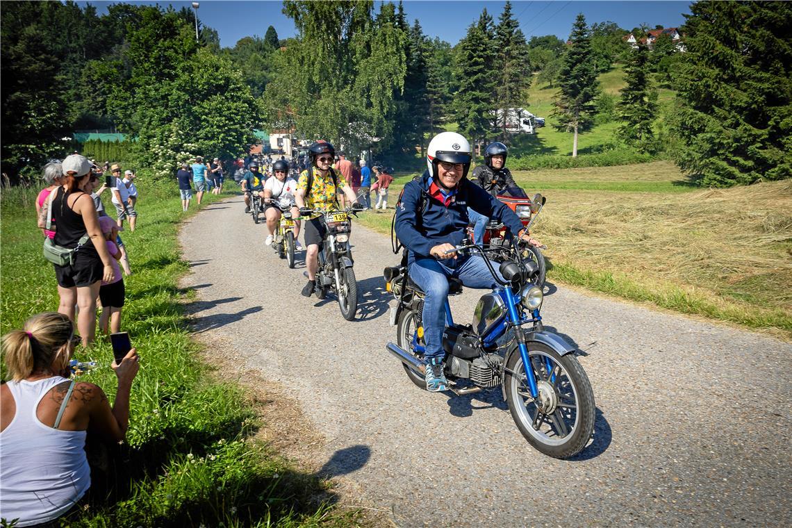 Auf der Suche nach dem Oldtimervirus Christoph Zender fährt mit einer Kreidler Flory bei der Munero-Mopedrallye mit – und berichtet von seiner Erfahrung. Foto: Alexander Becher