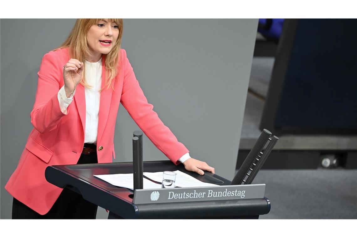 Vorläufige Auswertung: Weniger Angriffe auf Geflüchtete Clara Bünger (Linke) vermutet, dass viele Straftaten gegen Geflüchtete nicht zur Anzeige gebracht werden, weil die Betroffenen kein Vertrauen in die Polizei haben. (Archivfoto)