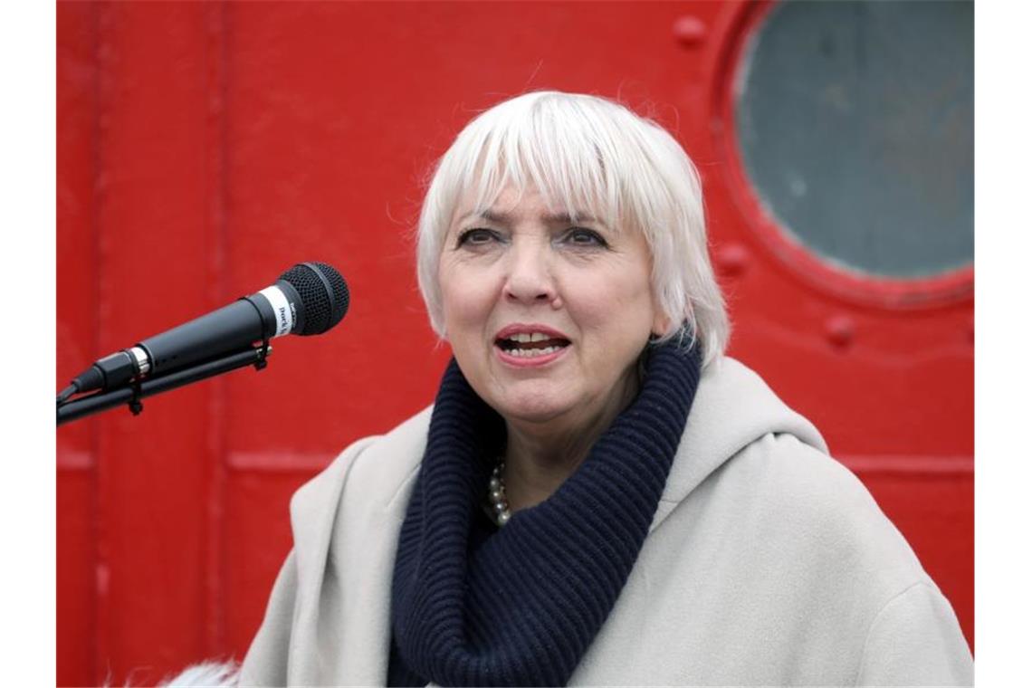 Roth: Palmer mit rassistischer und sexistischer Verachtung Claudia Roth (Bündnis 90/Die Grünen), Bundestagsvizepräsidentin, spricht. Foto: Bernd Wüstneck/dpa-Zentralbild/ZB/Archivbild