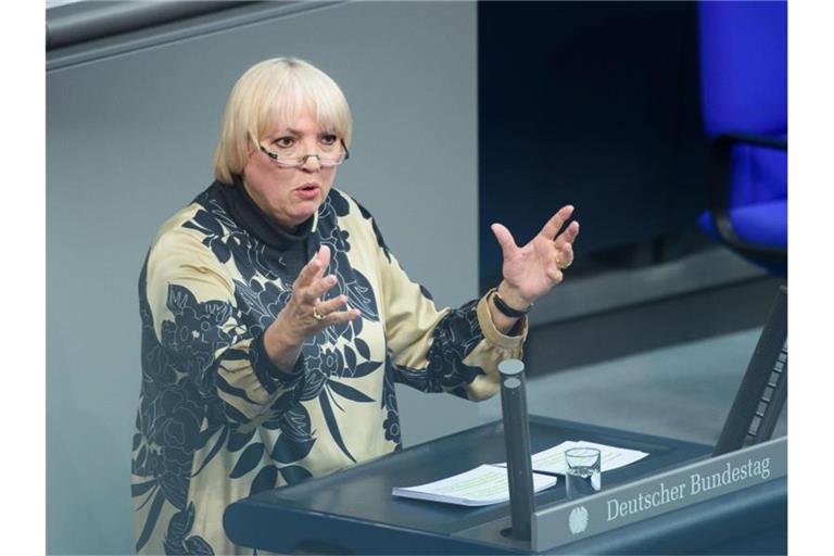 Claudia Roth (Grüne) im Bundestag. Foto: Gregor Fischer/dpa/Archivbild