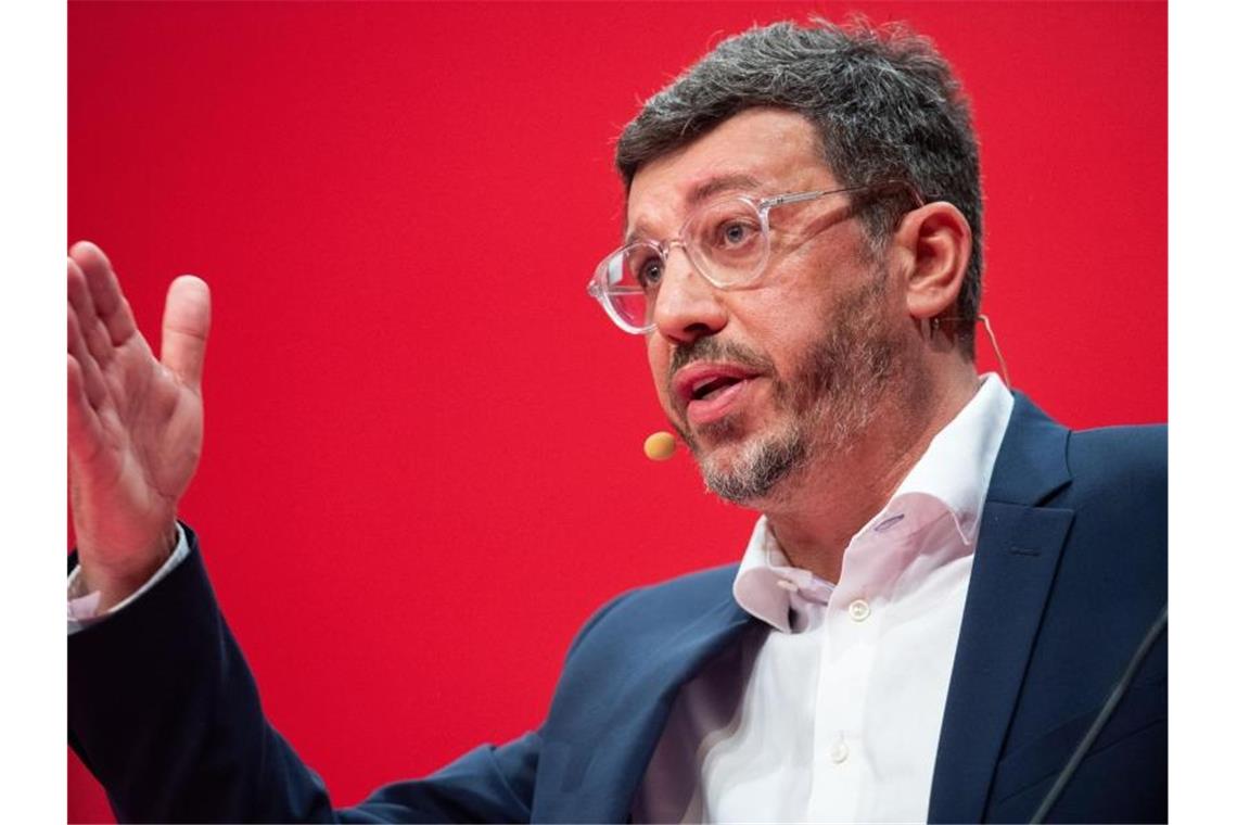 VfB-Präsident Vogt weist Kritik an „One-Man-Show“ zurück Claus Vogt spricht. Foto: Tom Weller/dpa/Archivbild