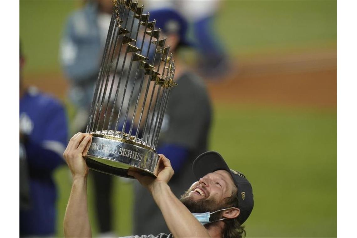 Clayton Kershaw gewann mit den Los Angeles Dodgers die World Series. Foto: Eric Gay/AP/dpa