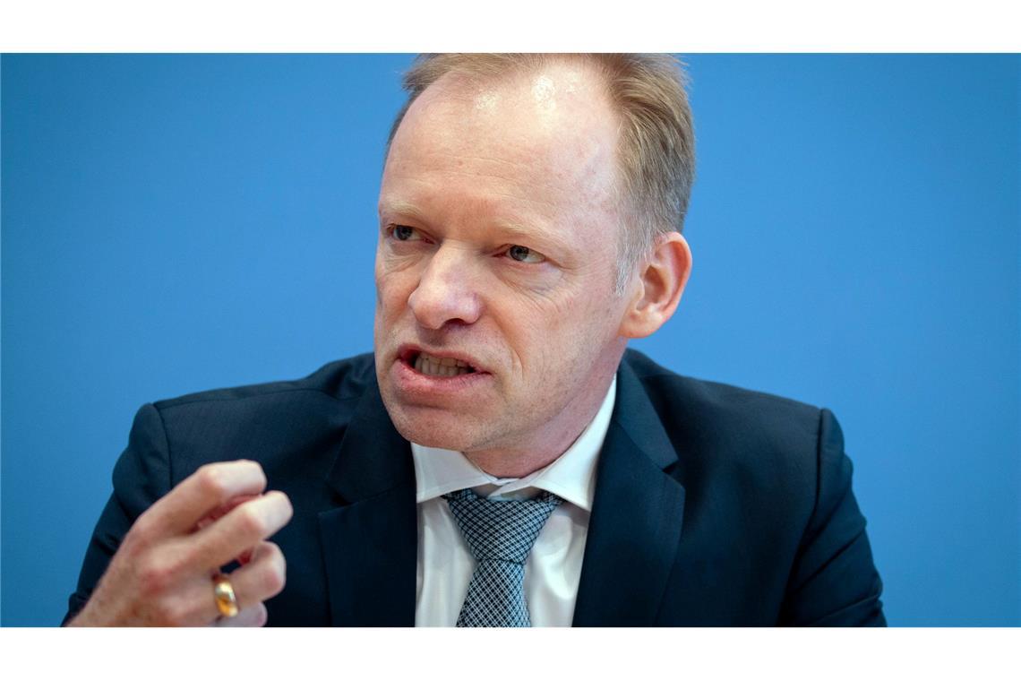 Ifo-Chef fordert Wende bei Staatsausgaben Clemens Fuest: Der Ifo-Chef sieht viele Baustellen in der deutschen Wirtschaftspolitik. (Archivbild)