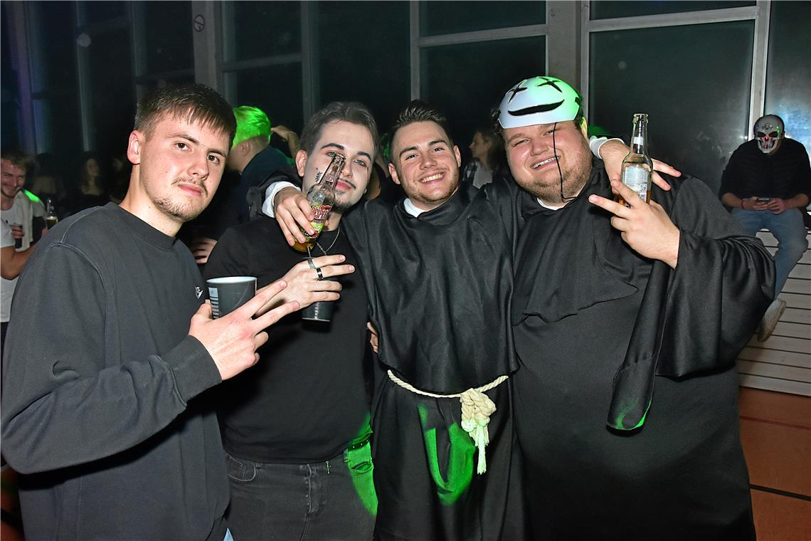 CLOUDSEVEN HALLOWEEN-Party in der Gemeindehalle Burgstall. SK