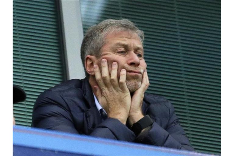 Club-Besitzer Roman Abramowitsch hat die Verwaltung beim FC Chelsea abgegeben. Foto: Matt Dunham/AP/dpa/Archiv