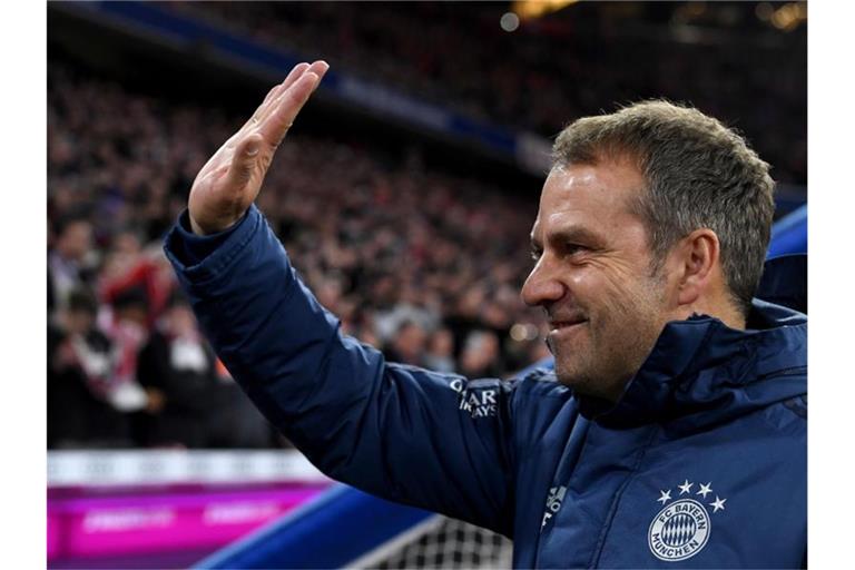 Coach Hansi Flick steht mit dem FC Bayern München im Achtelfinale der Champions League. Foto: Matthias Balk/dpa