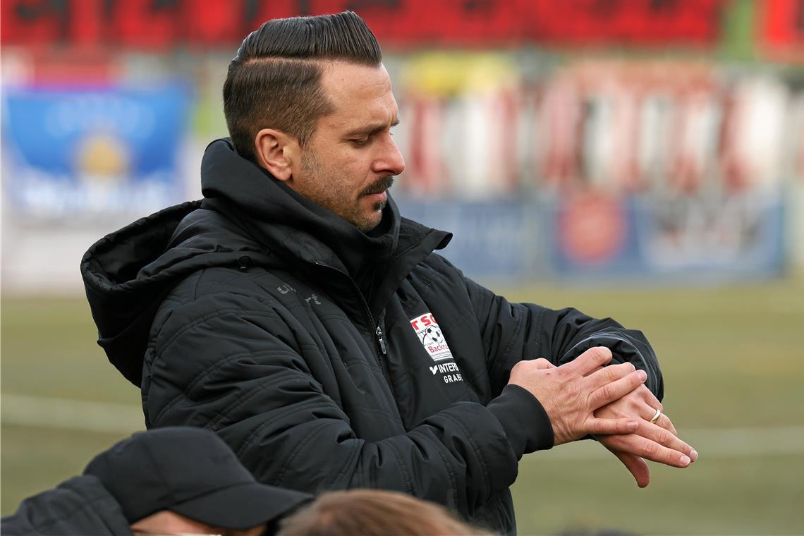 TSG Backnang: Ein Rems-Murr-Derby und gleichzeitig ein Kellerduell Coach Mario Marinic weiß, was die Stunde für ihn und die TSG geschlagen hat. Foto: Alexander Becher