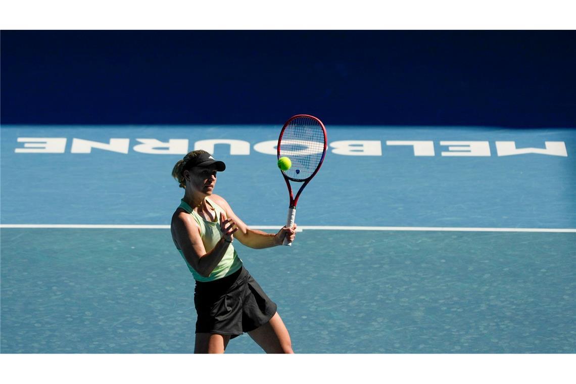Comeback nach eineinhalbjähriger Babypause: Angelique Kerber trainiert für die Australian Open, die am Sonntag beginnen. Die dreimalige Grand-Slam-Turnier-Siegerin trifft zum Auftakt auf die Amerikanerin Danielle Collins.