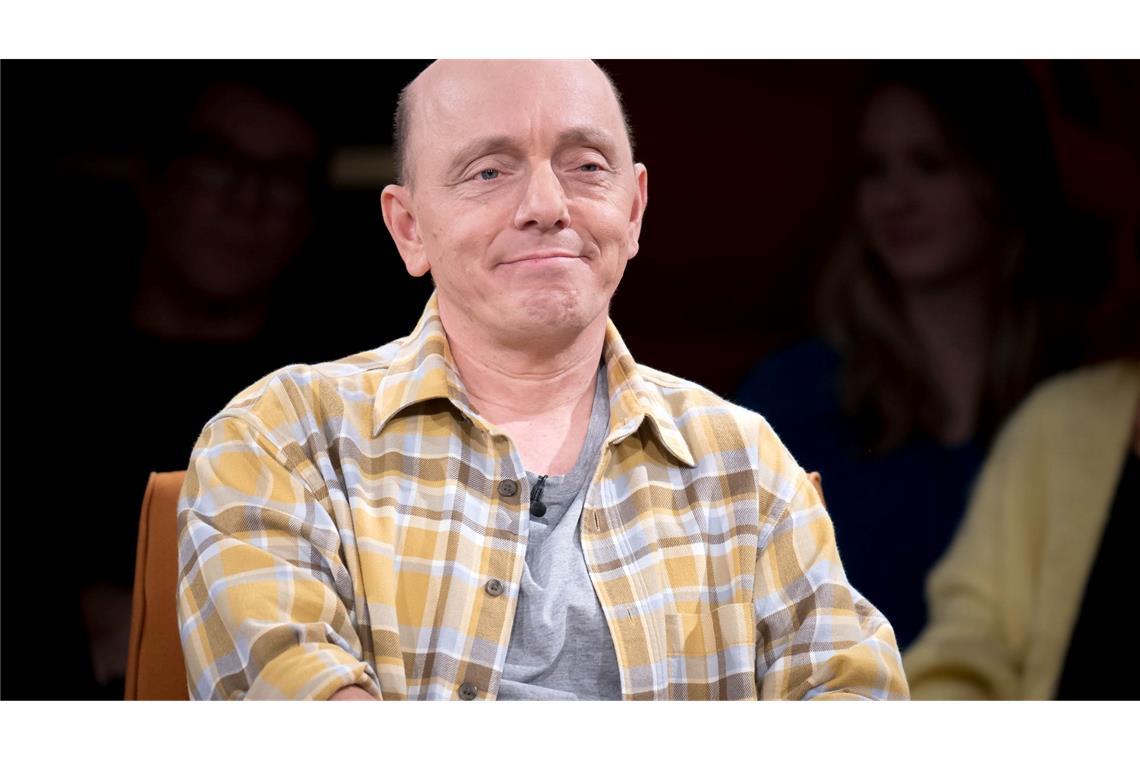 Comedian Hoëcker dankt nach dem Zugunglück den Einsatzkräften. (Archivbild)