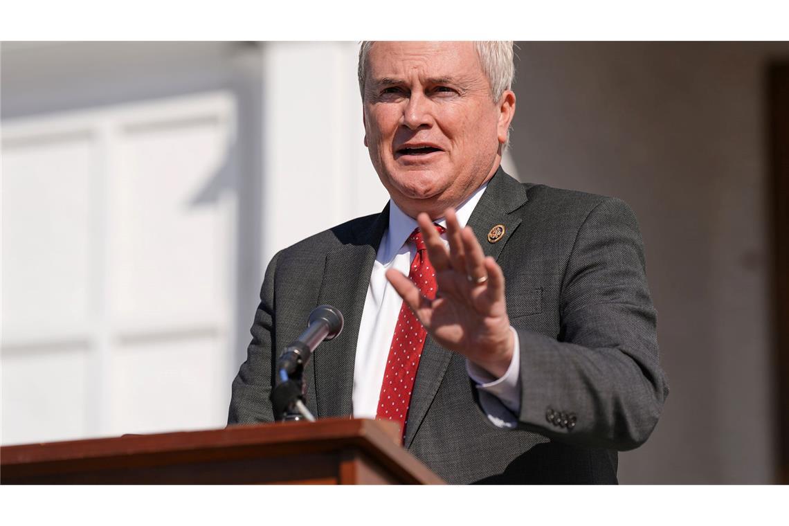 Comers Aussage zufolge reiste Ex-Präsident Clinton Dutzende Male mit Epsteins Flugzeug.