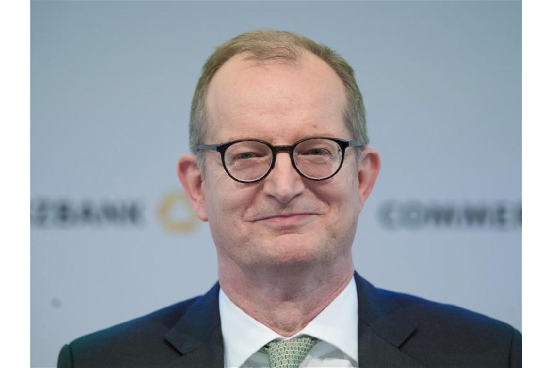 Bankenpräsident: Corona-Krise beschleunigt Filialabbau Commerzbank-Chef Martin Zielke ist Präsident des Bundesverbandes deutscher Banken. Foto: Boris Roessler/dpa