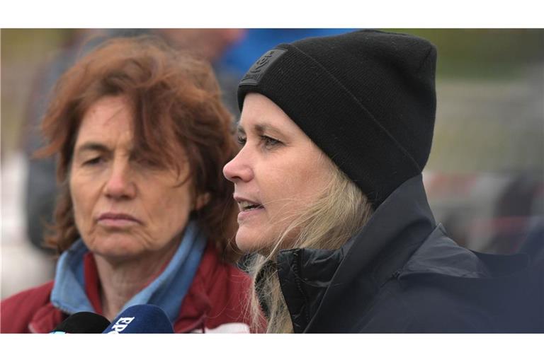 Constanze von der Meden von der privaten Rettungsinitiative für den gestrandeten Wal in der Ostsee sagt, es gebe einen Plan B für den Fall, dass der Wal sich selbst freischwimmt.