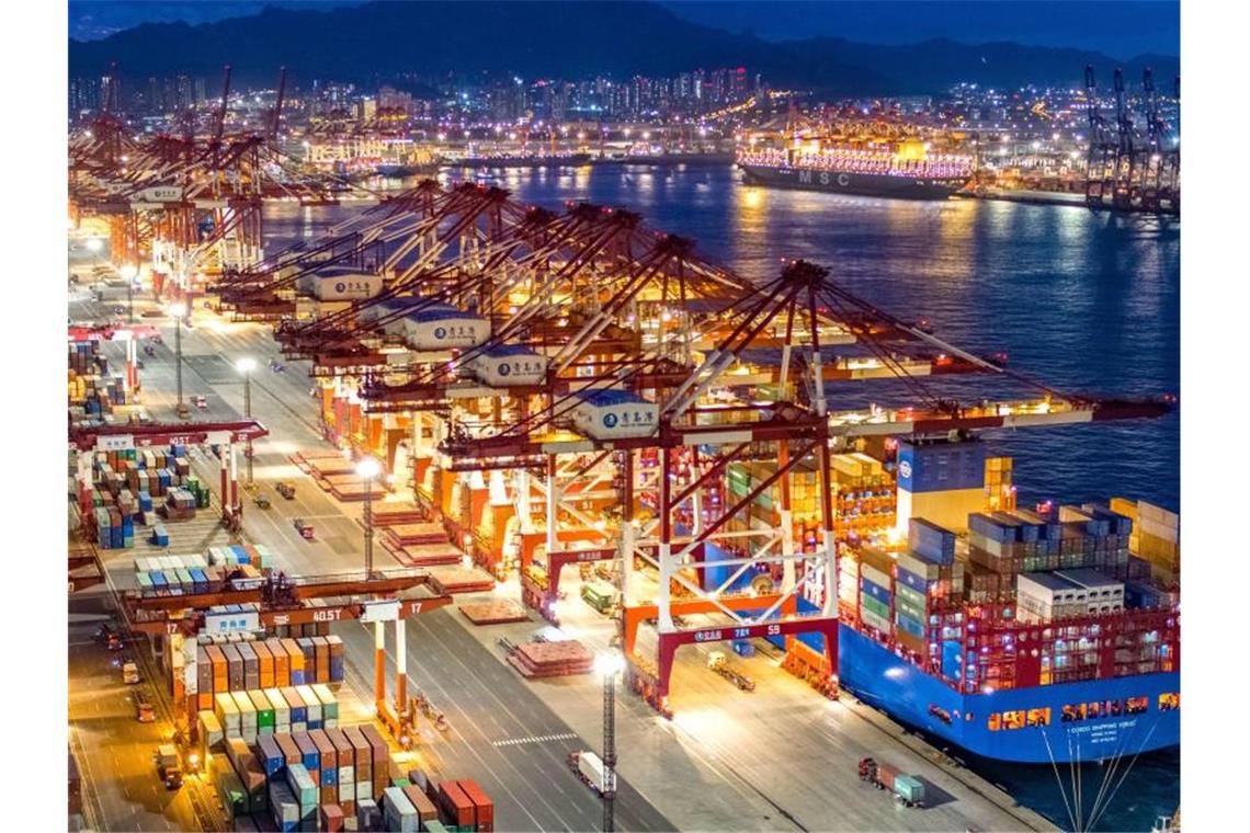 Containerterminal in Qingdao. Foto: Yu Fangping/SIPA Asia via ZUMA Wire/dpa
