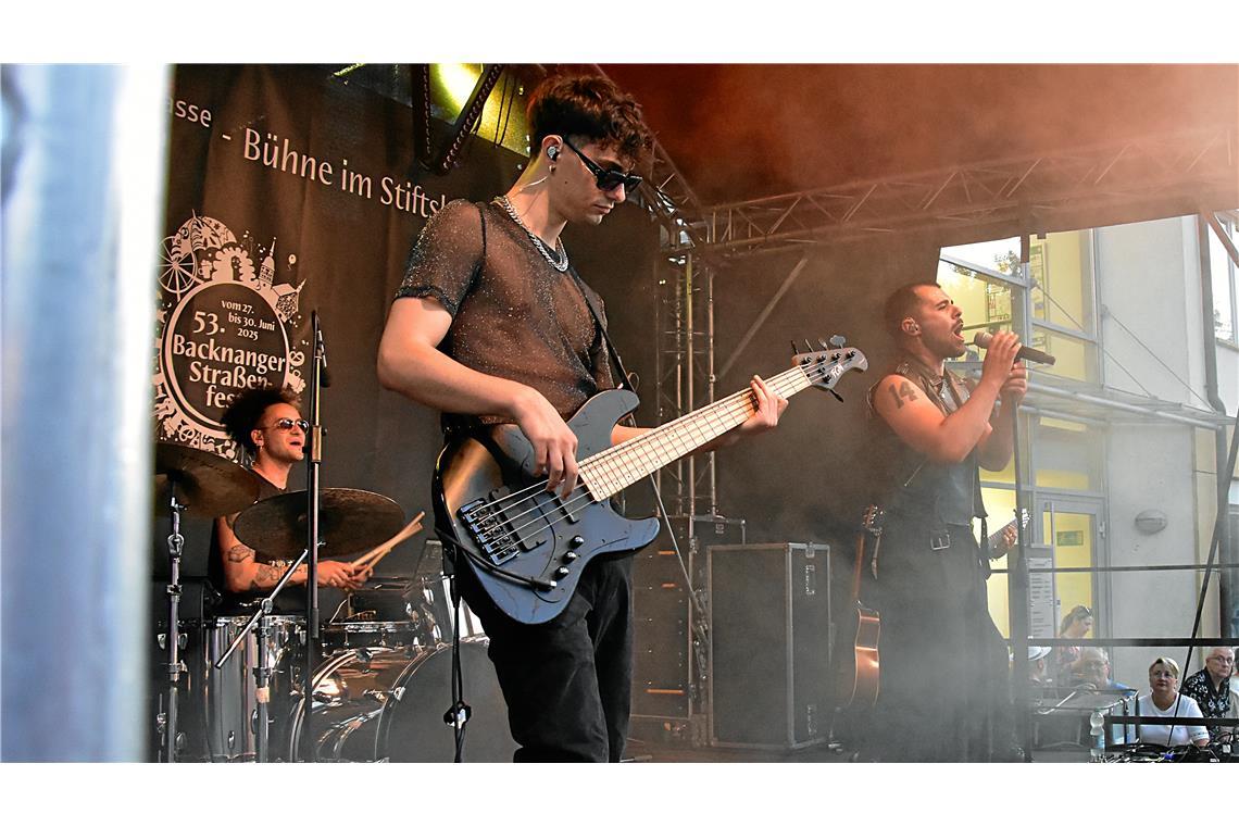 Coole Musiker aus Italien: Die Tribute-Band Queen Power spielt Hits von Queen au...
