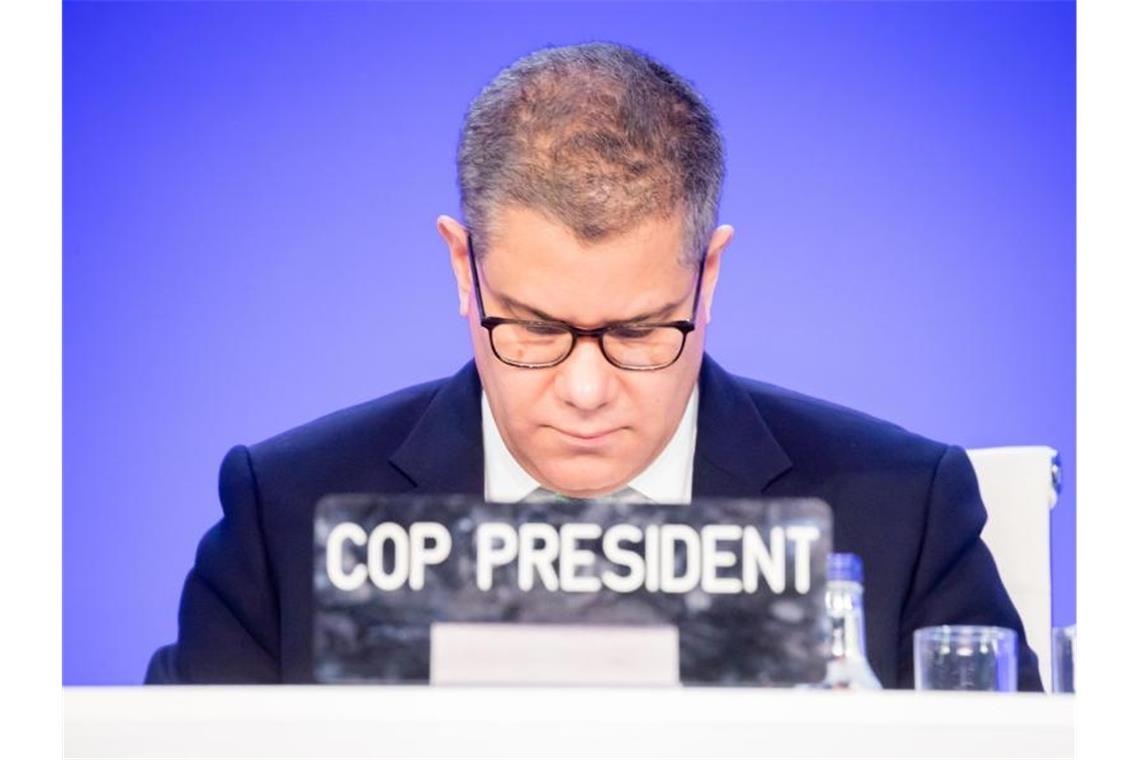 UN-Klimagipfel von Glasgow leitet Kohleausstieg ein COP26-Präsident Alok Sharma auf der Bühne des UN-Gipfels. Foto: Christoph Soeder/dpa
