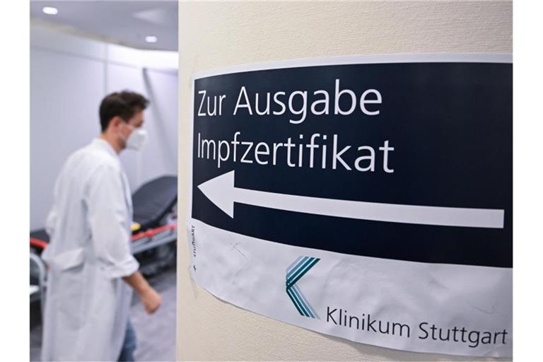 Corona-Impfungen in Stuttgart. Foto: Bernd Weißbrod/dpa