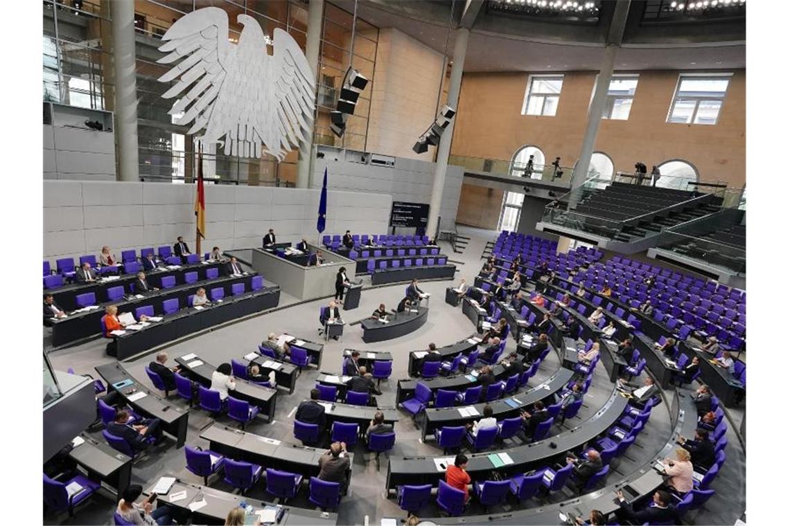 Bundestag beschließt Entlastung der Kommunen Corona-Krise: Der Bundestag hat eine milliardenschwere Entlastung der Kommunen beschlossen. Foto: Michael Kappeler/dpa