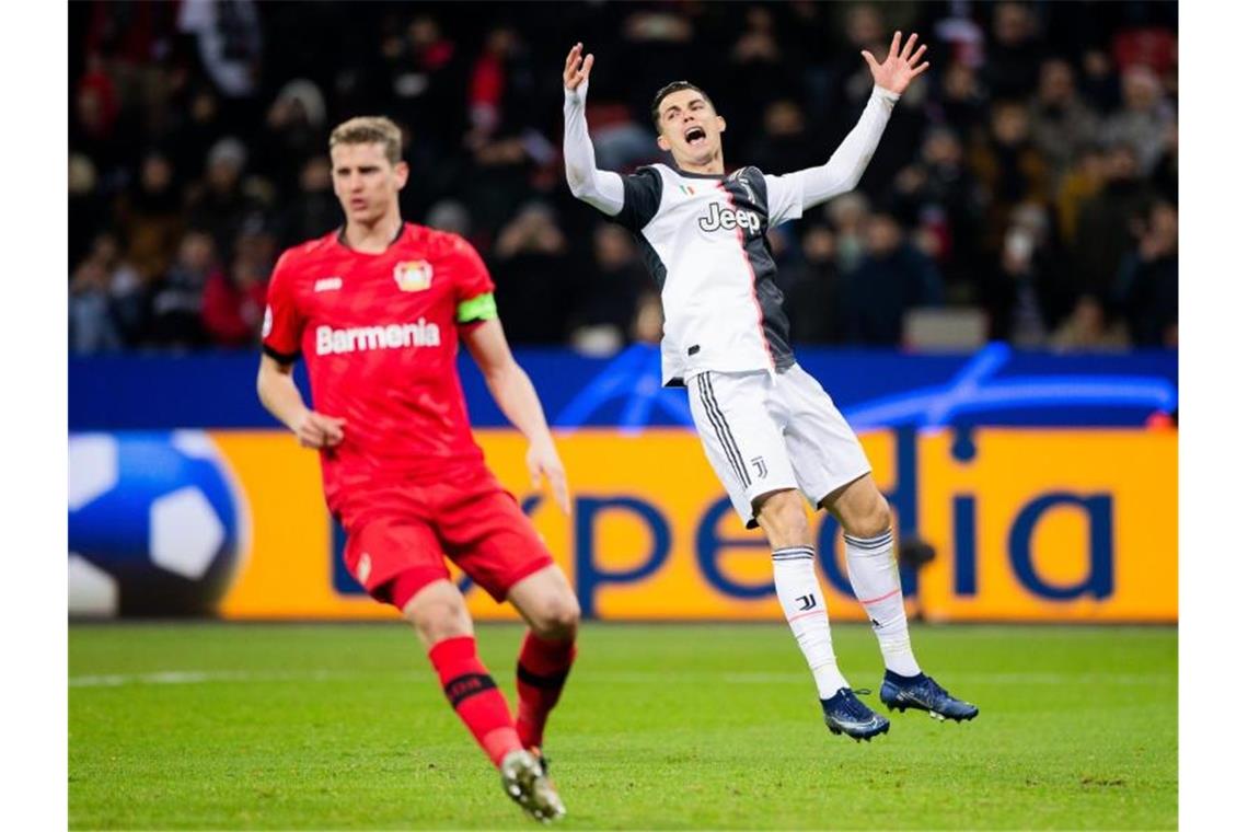 Ab jetzt Europa League: Leverkusen verliert gegen Juve Cristiano Ronaldo ärgert sich über eine vergebene Möglichkeit. Foto: Rolf Vennenbernd/dpa