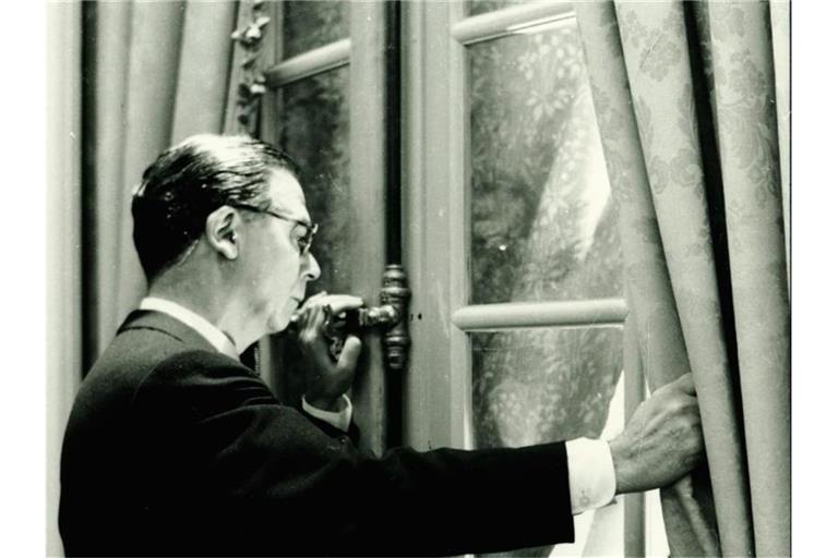 Cristóbal Balenciaga starb vor 50 Jahren. Foto: Juan Gyenes/Biblioteca Nacional de España/dpa